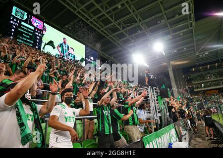 Austin, Texas, USA. 29. August 2021: Fans des FC Austin jubeln während eines MLS-Spiels zwischen dem FC Austin und dem FC Dallas am 29. August 2021 in Austin, Texas, an. (Bild: © Scott Coleman/ZUMA Press Wire) Bild: ZUMA Press, Inc./Alamy Live News Stockfoto