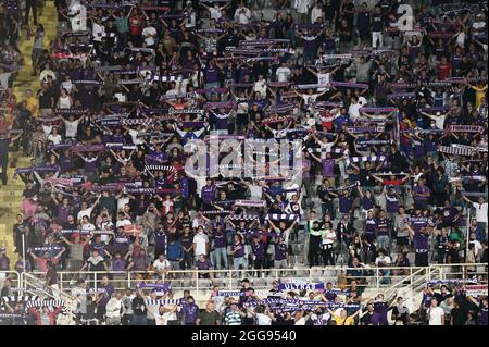 Florenz, Italien. August 2021. Fiorentina Fans während ACF Fiorentina vs Turin FC, Italienische Fußballserie A Spiel in Florenz, Italien, August 28 2021 Kredit: Unabhängige Fotoagentur/Alamy Live Nachrichten Stockfoto