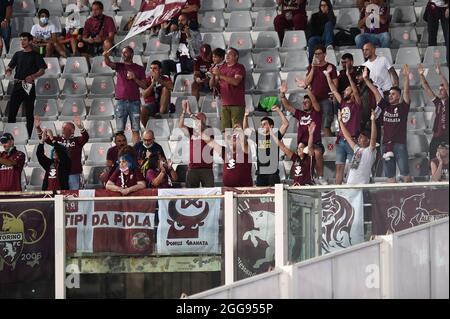 Florenz, Italien. August 2021. Torino-Fans während ACF Fiorentina gegen Turin FC, Italienische Fußballserie A Spiel in Florenz, Italien, August 28 2021 Quelle: Independent Photo Agency/Alamy Live News Stockfoto