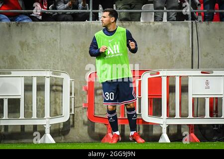 Nantes, Frankreich, Frankreich. August 2021. Lionel (Leo) MESSI von PSG während des Ligue 1-Spiels zwischen Paris Saint-Germain (PSG) und Stade Reims im Stade Auguste Delaune am 29. August 2021 in Reims, Frankreich. (Bild: © Matthieu Mirville/ZUMA Press Wire) Stockfoto