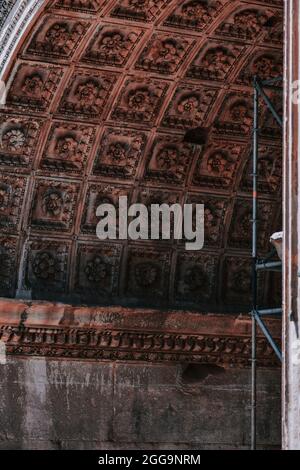 Nahaufnahme der steinernen Wände der Ruinen des Forum Romanum in Rom Italien Stockfoto