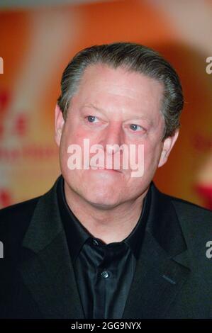 Der ehemalige Vizepräsident Al Gore nimmt an den Red Carpet Ankünften zum Santa Barbara International Film Festival 2007 in Santa Barbara, Kalifornien, Teil. Kredit: Jared Milgrim/Der Fotozugang Stockfoto