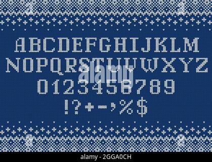 Pullover in Schrift. Gestrickte Buchstaben, Zahlen und Symbole für Weihnachten, Neujahr oder Winter. Alphabet und skandinavische Ornamente auf blauem Strickhintergrund. Stock Vektor