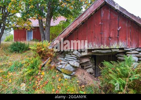 Alter Wurzelkeller in einem Landhaus auf dem Land Stockfoto