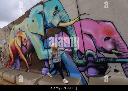 Graffiti auf der Trennwand der israelisch-libanesischen Grenze von der israelischen Seite Stockfoto