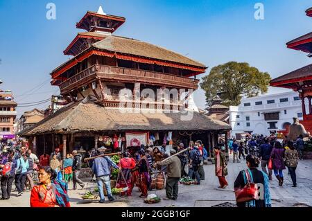 Lakshmi Narayan Tempel (auch bekannt als Garud Narayan Tempel) auf dem Kathmandu Durbar Platz, vor dem Erdbeben in Nepal im April 2015 Stockfoto