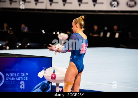 Melbourne, Australien. Dezember 2014. Der Schwede Jonna Adlerteg wurde während der Melbourne Artistic Gymnastics World Cup in der John Cain Arena gesehen. Kredit: SOPA Images Limited/Alamy Live Nachrichten Stockfoto