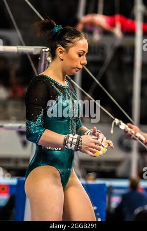 Melbourne, Australien. Dezember 2014. Die Italienerin Martina Rizzelli wurde während der Melbourne Artistic Gymnastics World Cup in der John Cain Arena gesehen. Kredit: SOPA Images Limited/Alamy Live Nachrichten Stockfoto