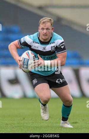 Jordan Johnstone (14) vom Hull FC läuft mit dem Ball nach vorne Stockfoto