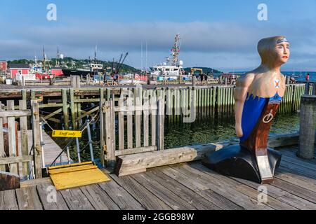 Lunenburg, Nova Scotia, Kanada - 12. August 2021: Galionsfigur auf der Promenade. Lunenburg ist ein UNESCO-Weltkulturerbe. Stockfoto