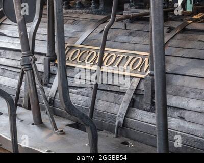 Dies ist der Dampfzug Locomotion No1 von George Stephenson 1825 am Darlington Head of Steam Museum gebaut. Stockfoto