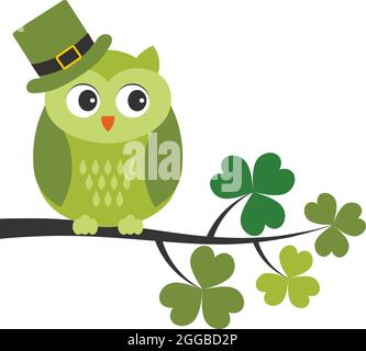 Niedliche grüne Eule mit St. Patrick Hut auf Shamrock Branch sitzend. Vector St. Patrick Owl Stock Vektor