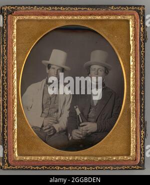 Untitled (Portrait of Two Men with Top Hats), 1855. Ein Werk aus Daguerreotypie. Stockfoto