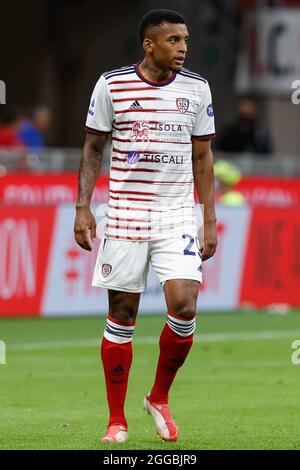 Mailand, Italien. August 2021. Henrique Dalbert (Cagliari Calcio) während AC Milan vs Cagliari Calcio, Italienische Fußballserie A Spiel in Mailand, Italien, August 29 2021 Quelle: Independent Photo Agency/Alamy Live News Stockfoto