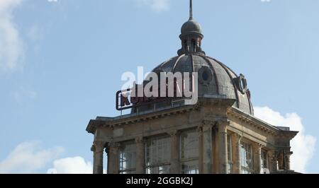 Heritage Building - Edwardian Architecture - The Dome of the Kursaal ein denkmalgeschütztes Gebäude, das 1898-9 von George Sherrin erbaut wurde Stockfoto