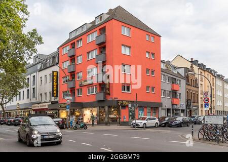 Wohnviertel im Süden Kölns mit Nebenmenschen Stockfoto