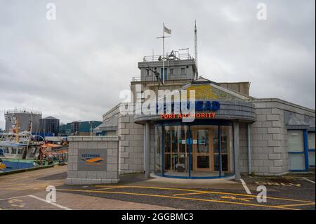 Außenansicht des Gebäudes der Peterhead Port Authority im Nordosten Schottlands. Dies ist der wichtigste Fischereihafen in Großbritannien. Stockfoto