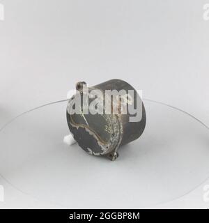 3 Durchmesser 1/8 Zoll, Tiefe 2 1/4 Zoll; 1 Anschluss auf der Rückseite; ra 0-350; 4 Befestigungslöcher; Marine; j2m3, H8k2, c6n1, j1n1, a6m5, dg2, B5n2. Stockfoto