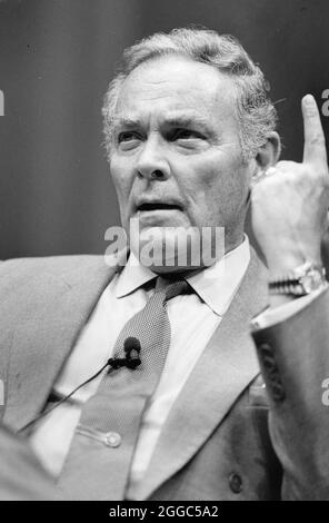 College Station Texas USA, 1994: Der ehemalige Außenminister Alexander Haig spricht während einer Veranstaltung an der Texas A&M University über Außenpolitik. ©Bob Daemmrich Stockfoto