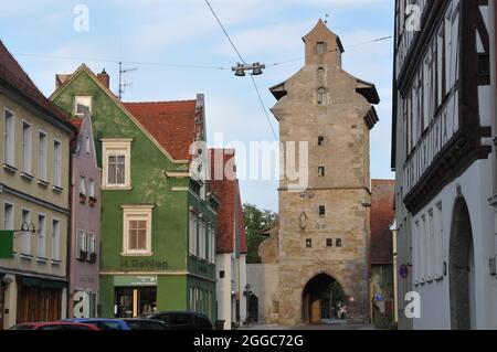 NÖRDLINGEN, DEUTSCHLAND - 21. Jun 2011: Die antike Stadt Nördlingen, Deutschland Stockfoto