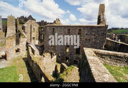 Ehemalige Garnison-Gebäude in der Festung: Charles Fort schützte einst den Eingang zum Hafen von Kinsale in der Mündung des Flusses Bandon. Stockfoto