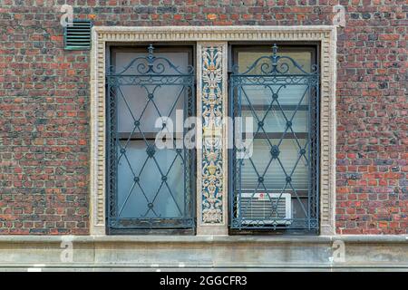 243 West End Avenue, errichtet 1925, wurde von Emery Roth entworfen. Es ist Teil der West End-Collegiate Historic District Extension. Stockfoto