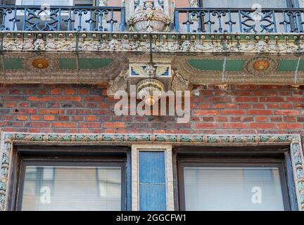 243 West End Avenue, errichtet 1925, wurde von Emery Roth entworfen. Es ist Teil der West End-Collegiate Historic District Extension. Stockfoto