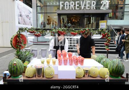 Das pulsierende Einkaufsviertel Myeongdong in Seoul, Südkorea. Stockfoto