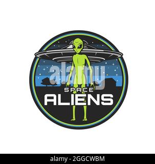 Space Aliens Symbol mit Vektor-UFO-Raumschiff oder fliegende Untertasse, grüne Alien Monster, mars oder außerirdische Kreatur. Isoliertes rundes Abzeichen von Ufolo Stock Vektor