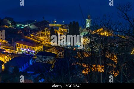 Pianello del Lario Dorf in der Abenddämmerung, Comer See, Lombardei, Italien, Europa Stockfoto