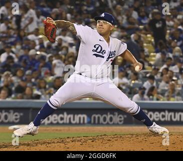 Los Angeles, Usa. August 2021. Los Angeles Dodgers' Startkannen Julio Urias wird am Montag, den 30. August 2021, während des sechsten Innings im Dodger Stadium in Los Angeles liefern. Foto von Jim Ruymen/UPI Credit: UPI/Alamy Live News Stockfoto