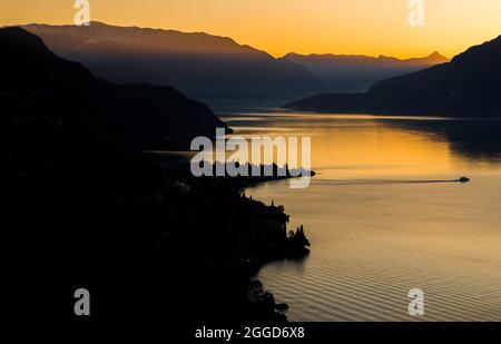 Sonnenuntergang am goldenen See von Verginate, Comer See, Lombardei, Italien, Europa Stockfoto