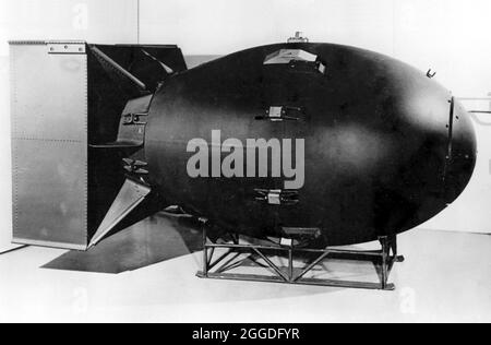 FAT MAN alias Mark III Replik der Atombombe, die Nagasaki am 9. August 1945 zerstörte Stockfoto