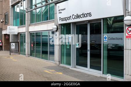 HM Passport Office, London. Der Kundeneingang zum Sammelschalter des UK Passport Office im Globe House, Ecclestone Square im Zentrum von London. Stockfoto