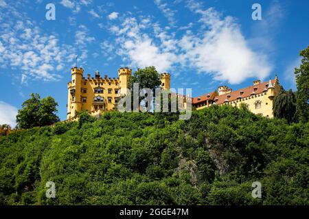 Schloss Hohenschwangau, Schwangau, Königswinkel, Romantikstraße, Ostallgäu, Allgäu, Schwaben, Bayern, Deutschland Stockfoto