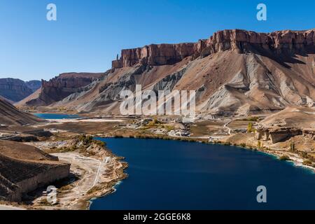 Blick über die tiefblauen Seen des UNESCO-Nationalparks, des Band-E-Amir-Nationalparks, Afghanistan Stockfoto