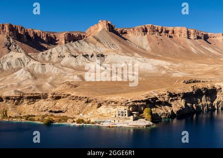 Blick über die tiefblauen Seen des UNESCO-Nationalparks, des Band-E-Amir-Nationalparks, Afghanistan Stockfoto