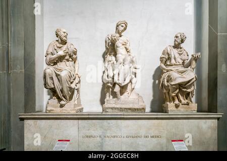 Marmorgruppe, Madonna mit Kind, Madonna lactans, Bildhauer Michelangelo Buonarroti, Sacrestia Nuova, Neue Sakristei, Cappelle Medicee, Medici-Kapellen Stockfoto