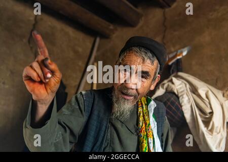 Sufi-Mann, der seine ganze Familie von den Taliban, Balkh, Afghanistan, getötet hat Stockfoto