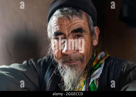 Sufi-Mann, der seine ganze Familie von den Taliban, Balkh, Afghanistan, getötet hat Stockfoto