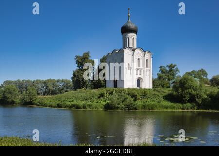 Kirche der Fürbitte auf der Nerl, Kirche der Fürbitte der Allerheiligsten Theotokos (Pokrovskaya-Kirche), Bogolubovo, Wladimir Oblast Stockfoto