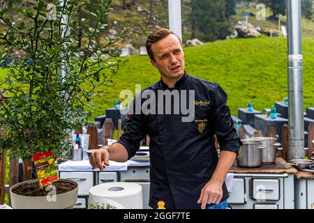 Unplugged Taste heißt das Gourmet-Event auf der Gomppm-Alm in Südtirol, Italien. Es findet jedes Jahr am letzten Sonntag im August statt Stockfoto