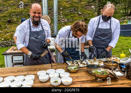 Unplugged Taste heißt das Gourmet-Event auf der Gomppm-Alm in Südtirol, Italien. Es findet jedes Jahr am letzten Sonntag im August statt Stockfoto