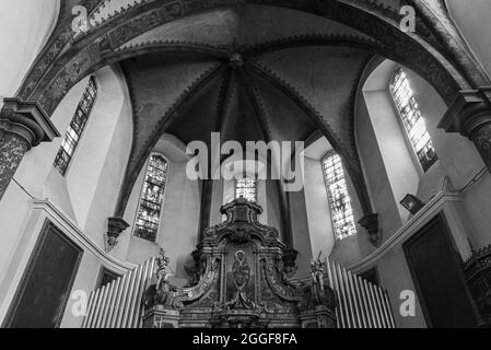 Die Stiftskirche von Santi Pietro e Orso (auf Französisch Collégiale des Saints Pierre et Ours) ist ein religiöses Gebäude in Aosta, in Norditalien. T Stockfoto