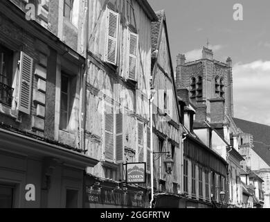 Ein Blick auf Auxerre, im Herzen von Frankreich, im Sommer. Stockfoto