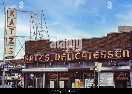 Katz's Deli in der East Houston Street auf der Lower East Side. Of Manhattan ist vielleicht das bekannteste jüdische Deli in New York. Die berühmte Szene aus dem Film Stockfoto