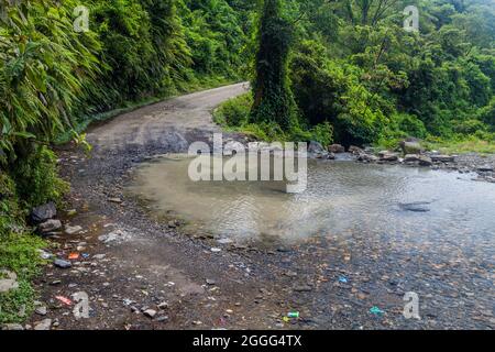 Straße in der Nähe von Coroico in den Yungas Bergen, Bolivien Stockfoto