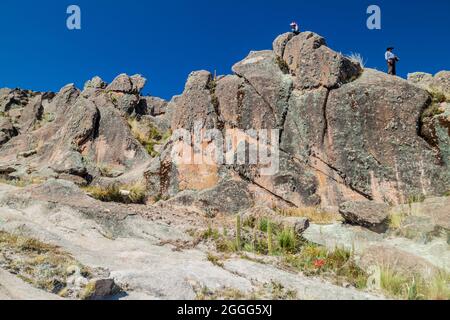 COABANA, BOLIVIEN - 13. MAI 2015: Zerklüftete Felsen bei Horca del Inca, einem antiken astronomischen Observatorium in Coabana, Bolivien. Stockfoto