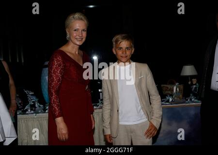 Phil Schaller und Manuela Schwesig bei der 4. Windflüchter Charity Gala zu Gunsten der Stiftung ‚Betroffen‘ im Störtebeker Brauquartier. Stralsund, 28 Stockfoto