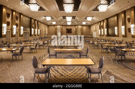 Toronto, Kanada, 18. August 2021: Toronto Convention Hall wurde im Fairmont Hotel für Geschäftskonferenzen im Finanzviertel von Toronto während Covid eingerichtet Stockfoto